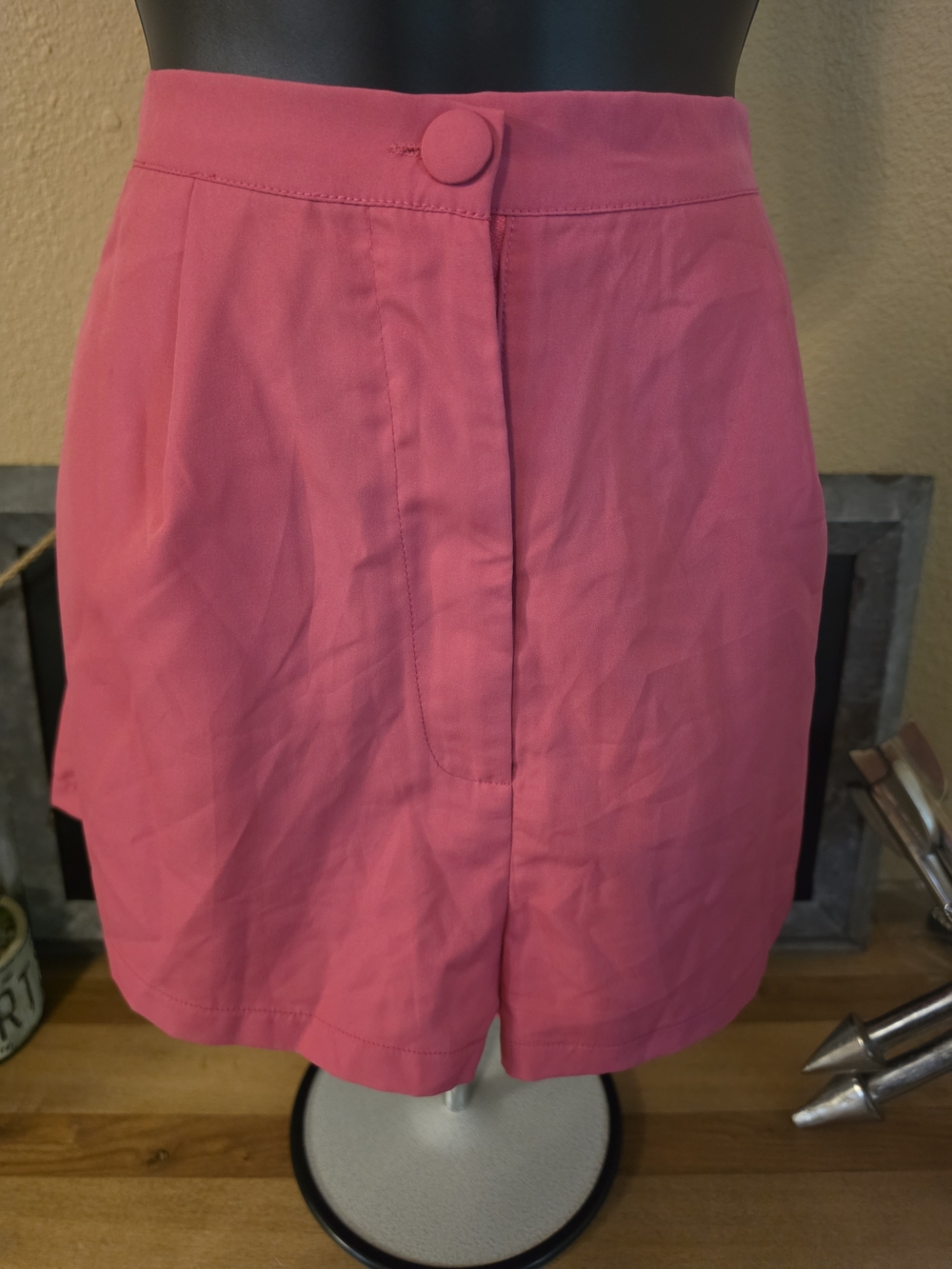 Niay Pink Solid Chino Shorts  woman's Medium